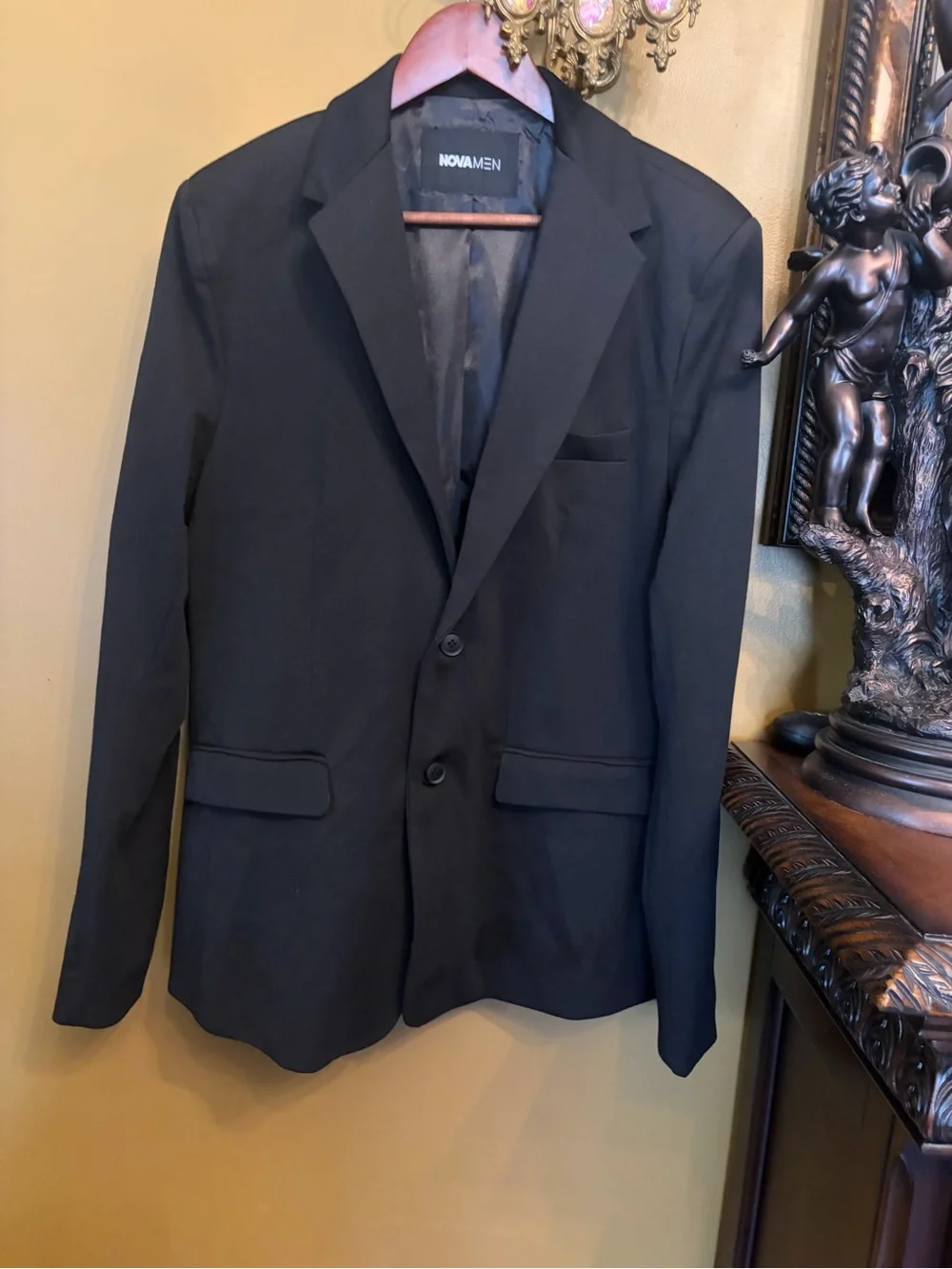 NWOT Fashion Nova Black Two-Button Notch Lapel Blazer
